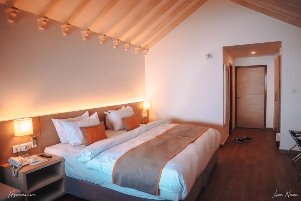 club himalaya room and bed overview